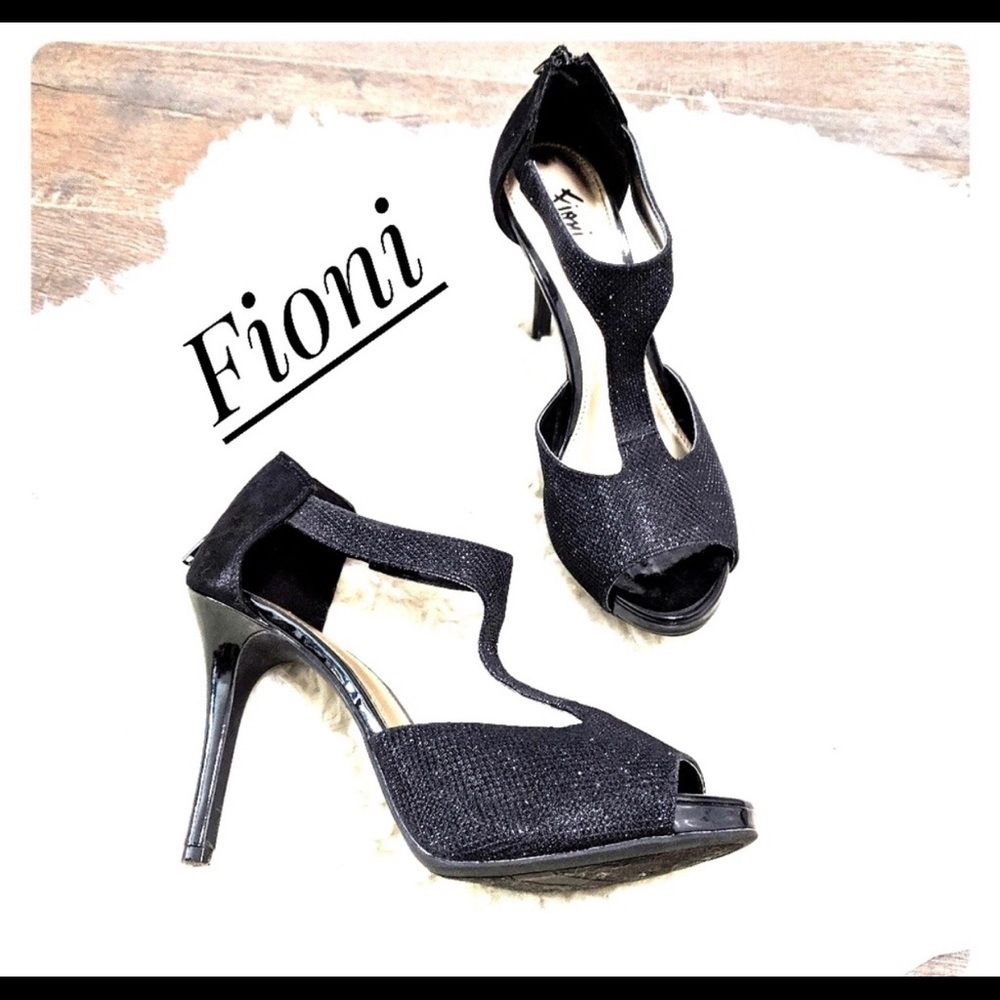 NEVER WORN, black 4” heels